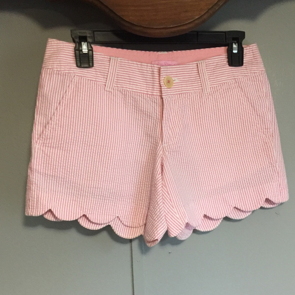 NWOT Lily Pulitzer scalloped shorts!